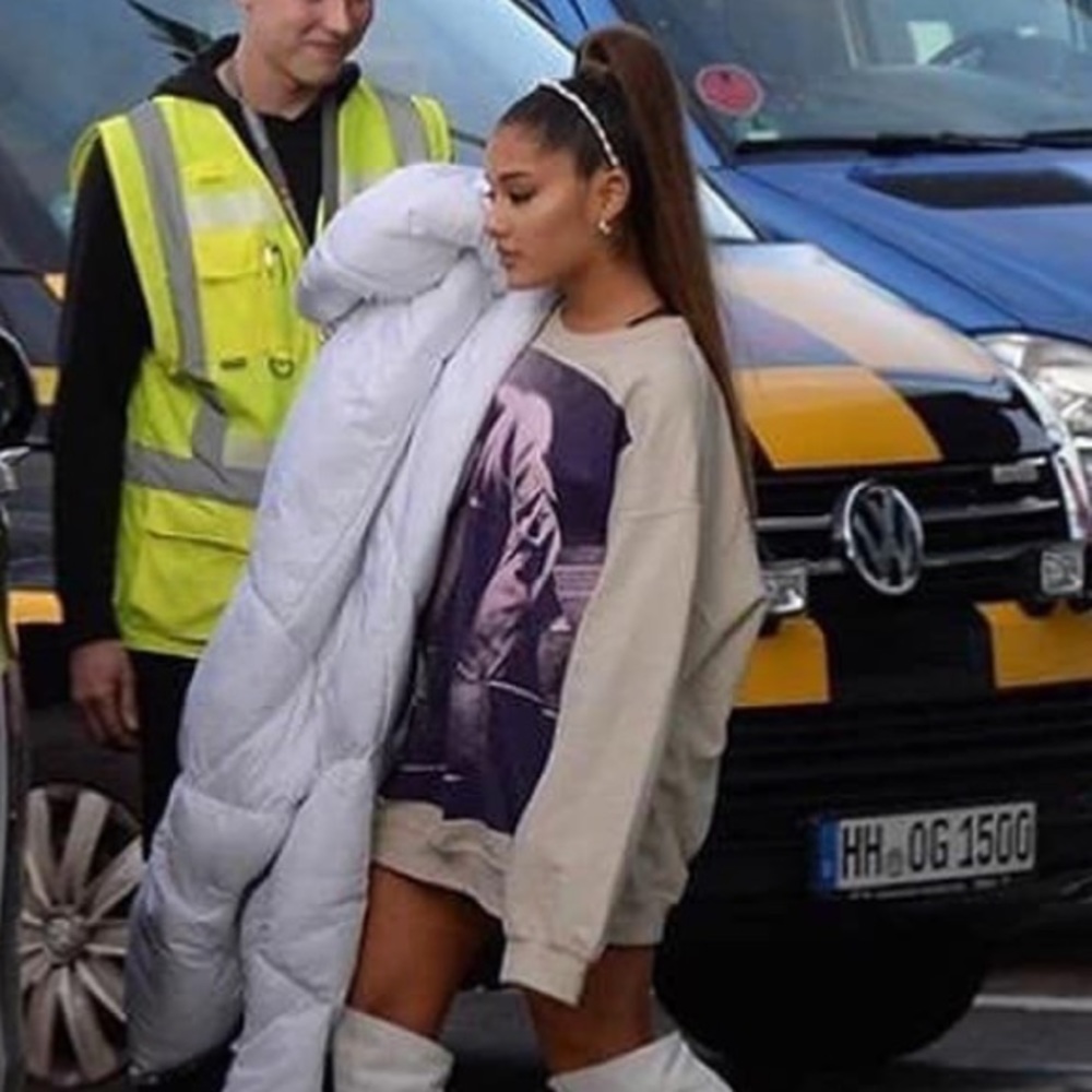 NEW SOLD OUT Ariana Grande Sweetener Tour Crewneck - Picture 1 of 7